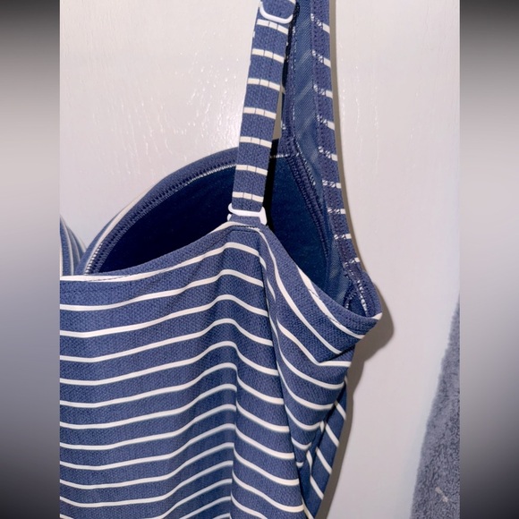 Nip Tuck Women's Swim Joanne One Piece Swimsuit blue & white Stripes size 10 - Picture 10 of 13